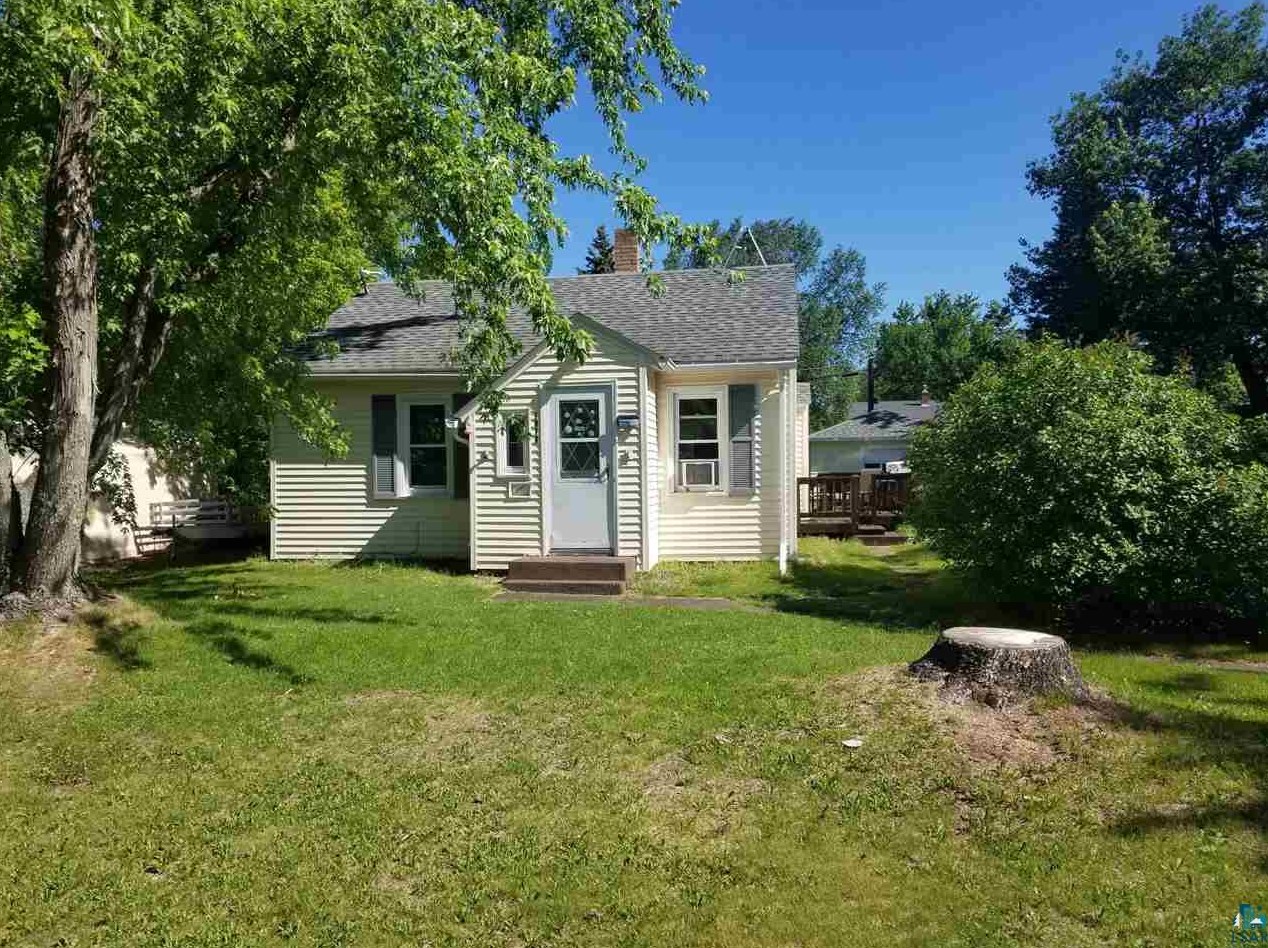 1719 Fairview Ave, Scanlon, MN 55720