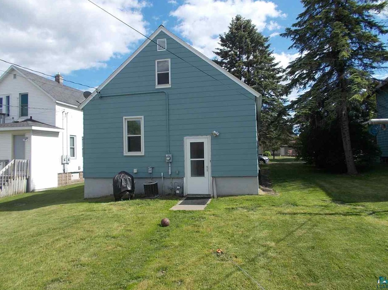 145 2nd St, Duluth, MN 55810