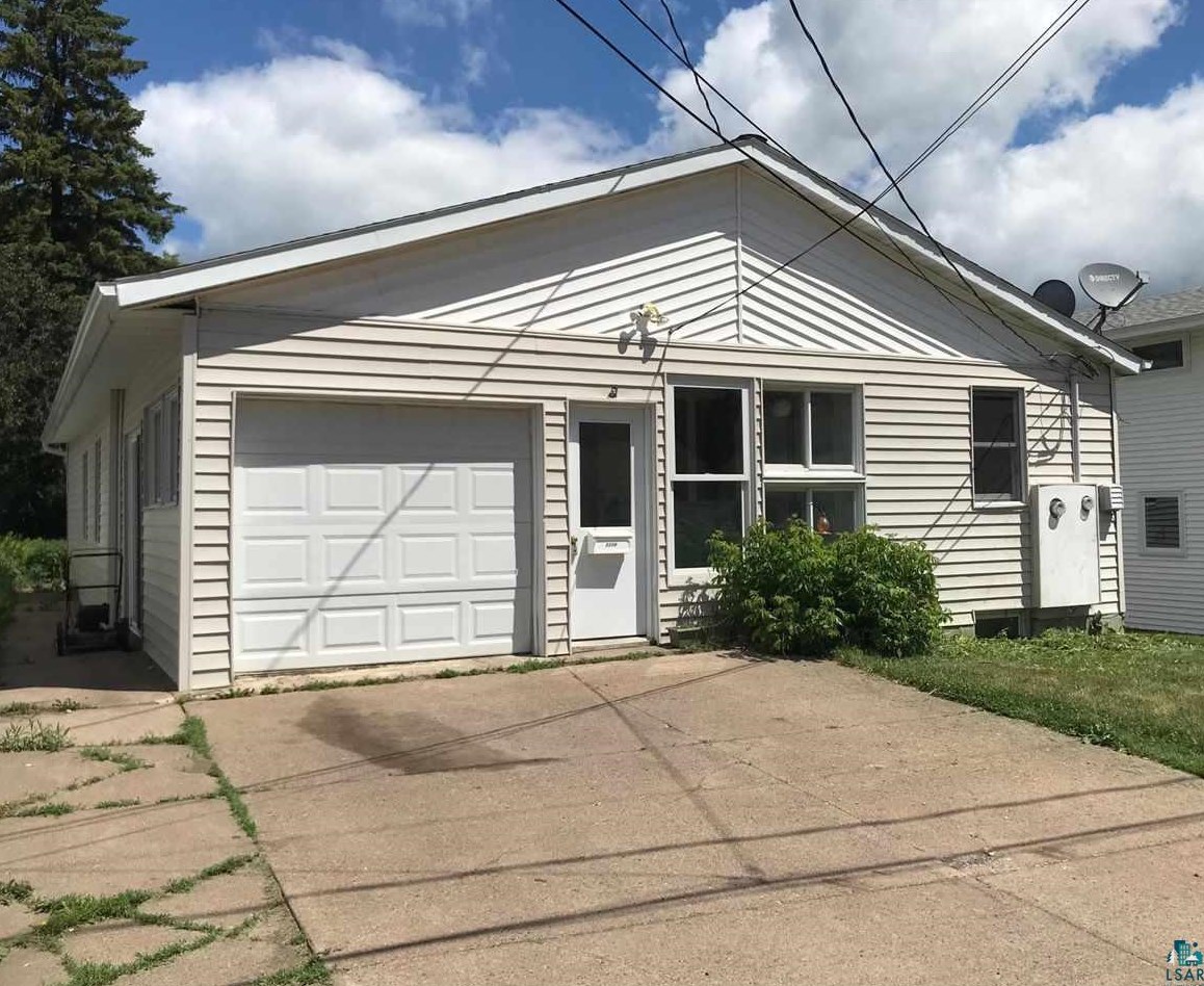 2209 Selmser Ave, Scanlon, MN 55720