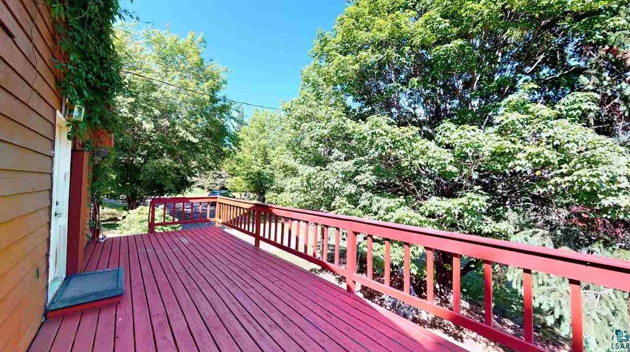 136 W 9th St, Lutsen, MN 55604