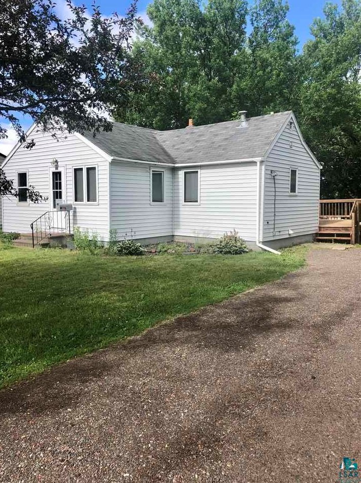 1011 28th St, Scanlon, MN 55720