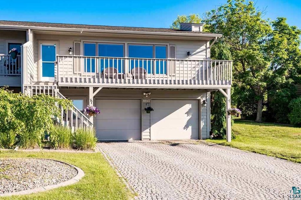 8047 E Spirit Cove Dr, Duluth, MN 55807