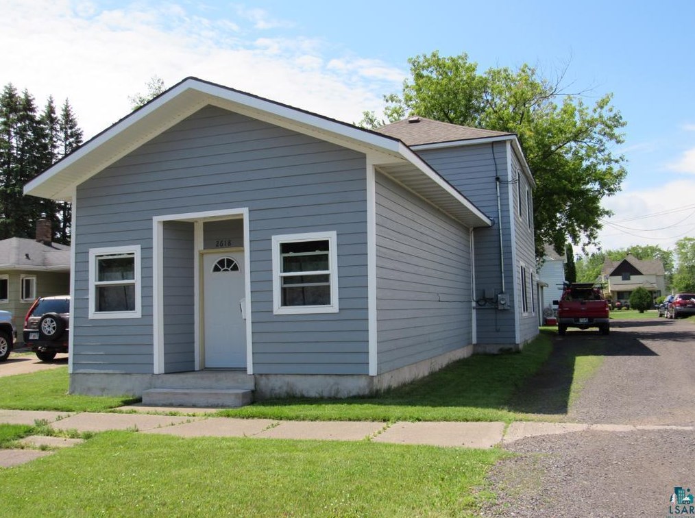 2618 5th St, Superior, WI 54880-3823