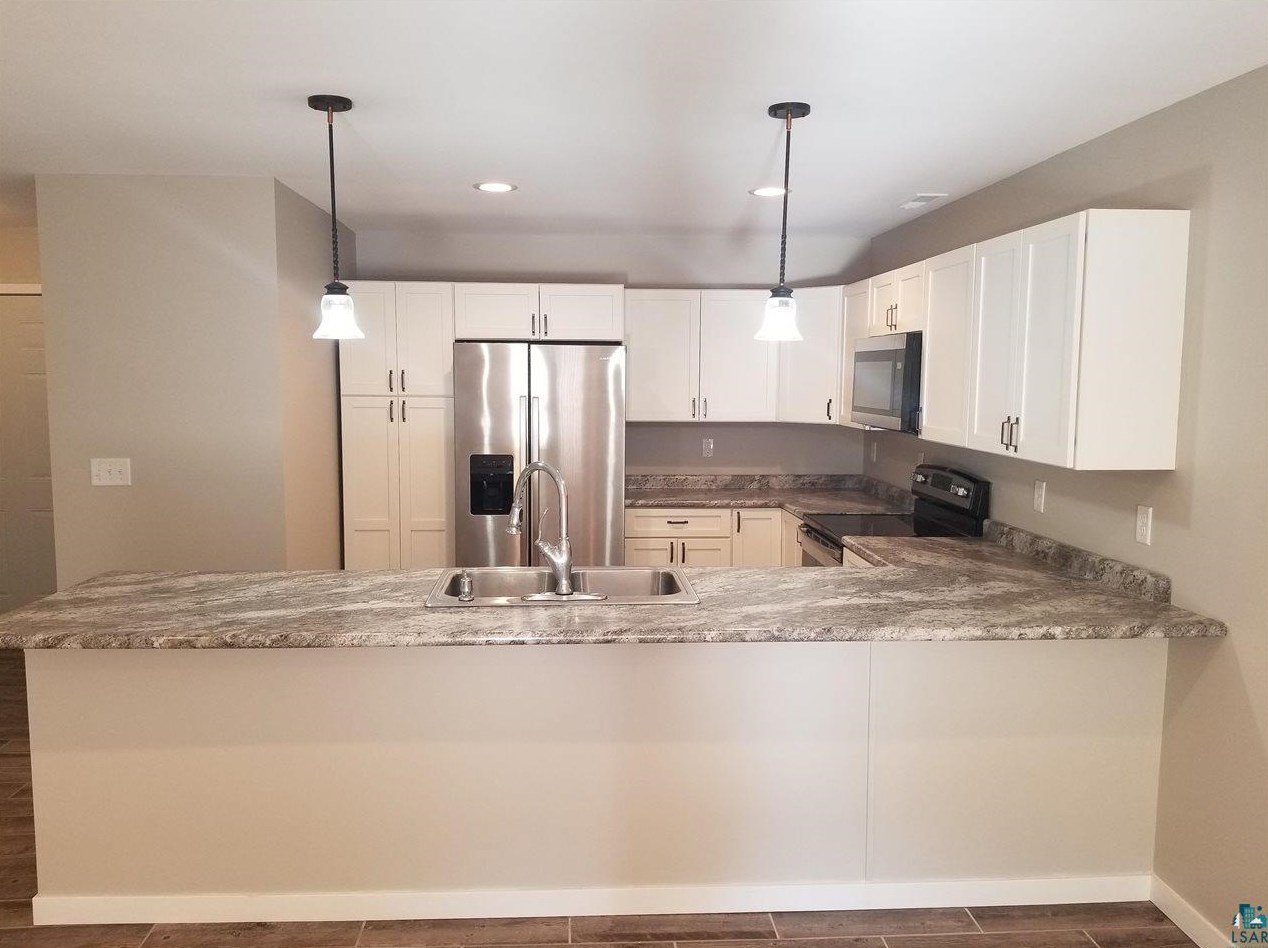 2004 Grant Ave, Scanlon, MN 55720