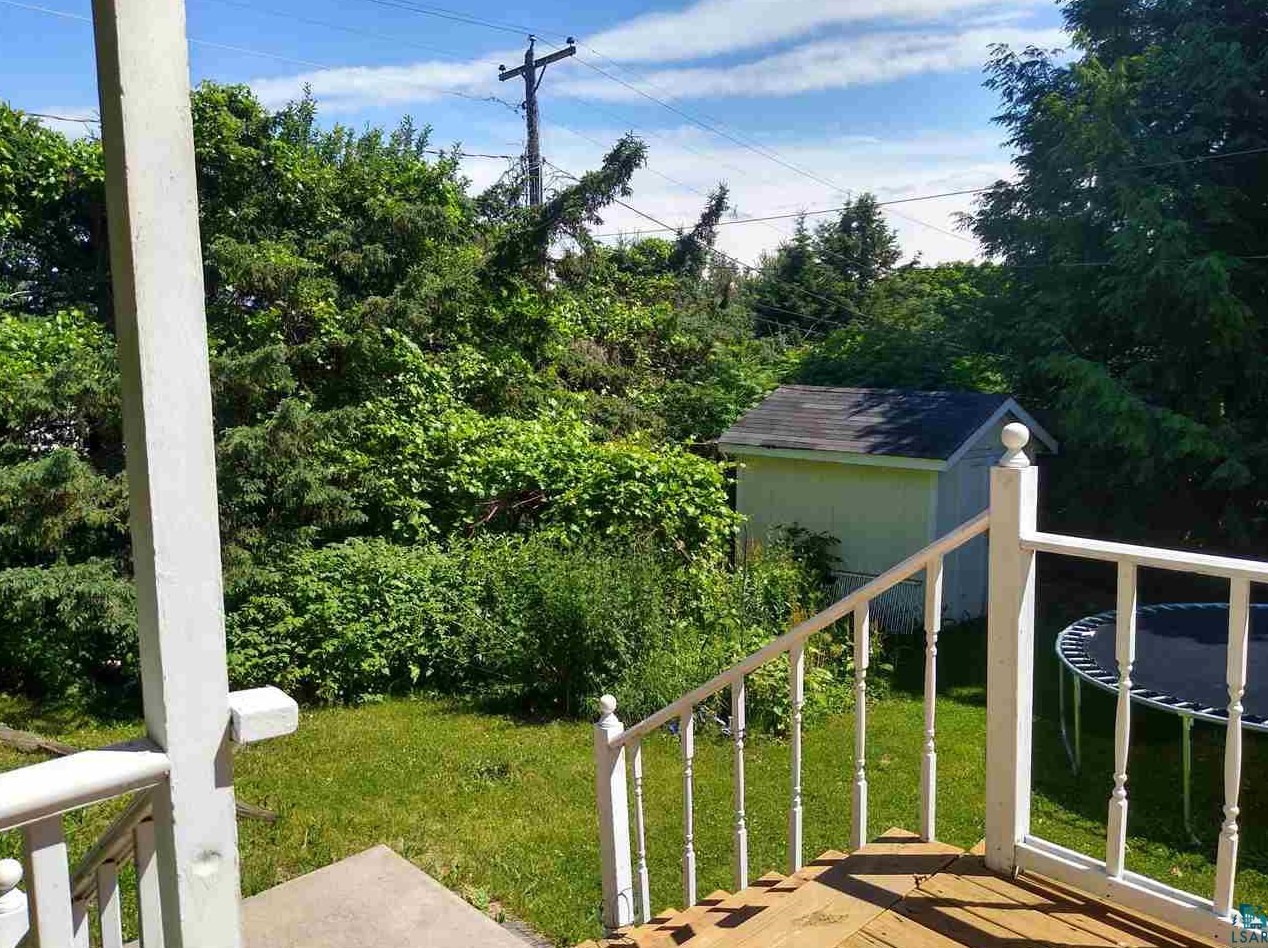 30 6th St, Red Cliff, WI 54814-4869