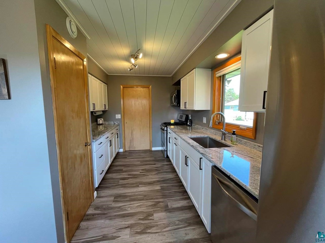515 13th Ave, Two Harbors, MN 55616-1225