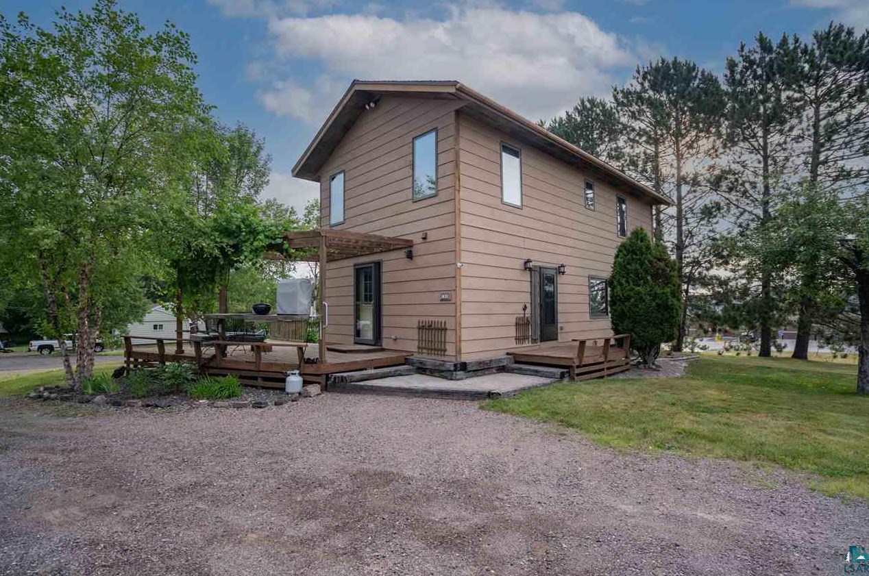 105 S Boundary Ave, Duluth, MN 55810