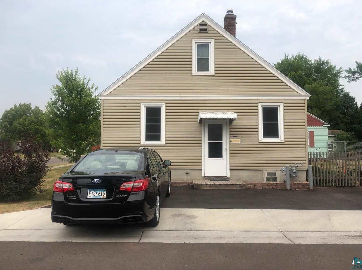 2102 Selmser Ave, Scanlon, MN 55720