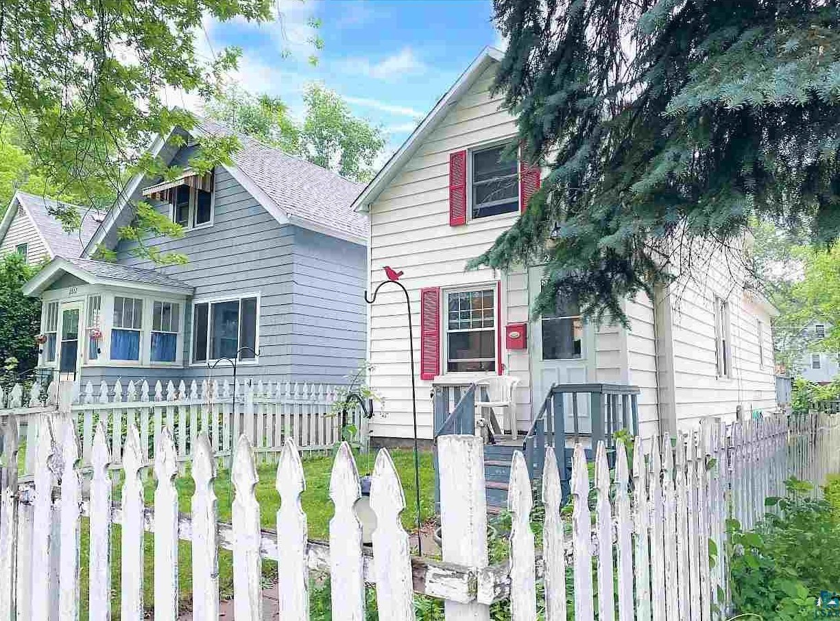 2865 Exeter St, Duluth, MN 55806