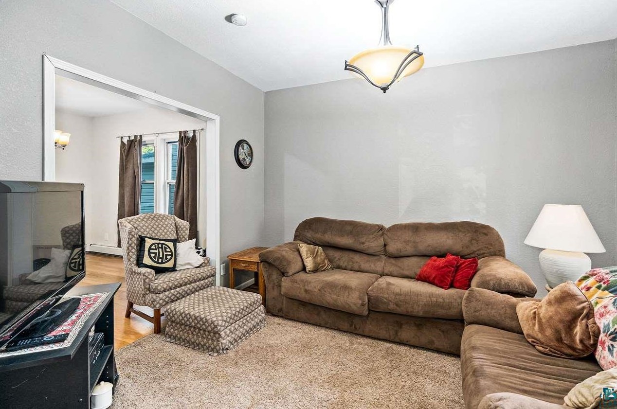 522 N 11th Ave E, Duluth, MN 55805