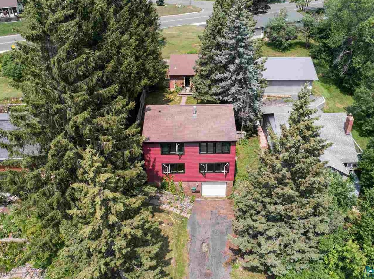 4917 Wyoming St, Duluth, MN 55804