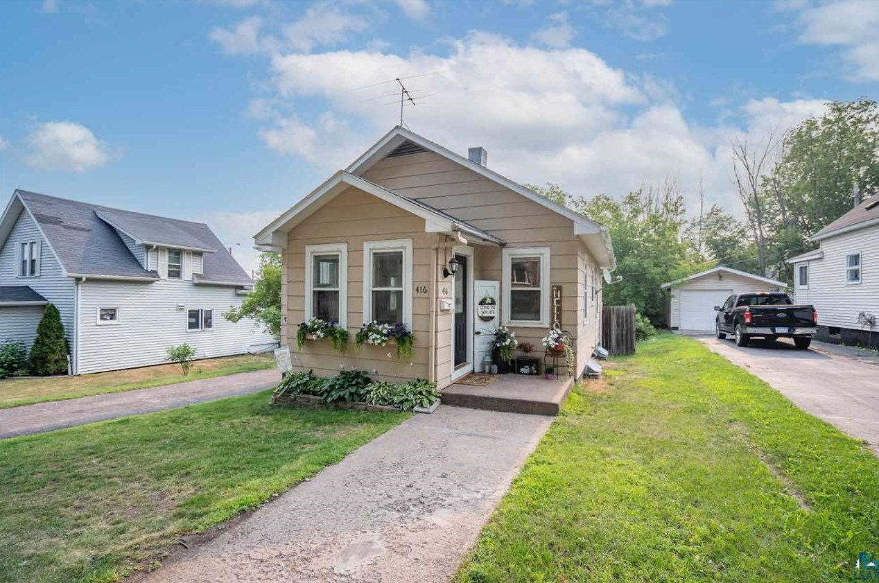 416 Broadway St, Scanlon, MN 55720
