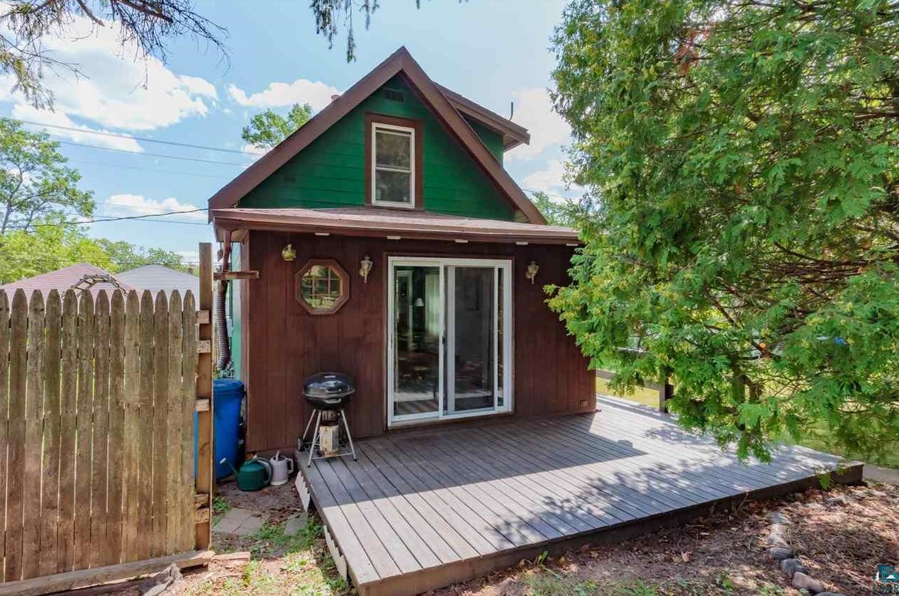 1118 E 11th St, Duluth, MN 55805