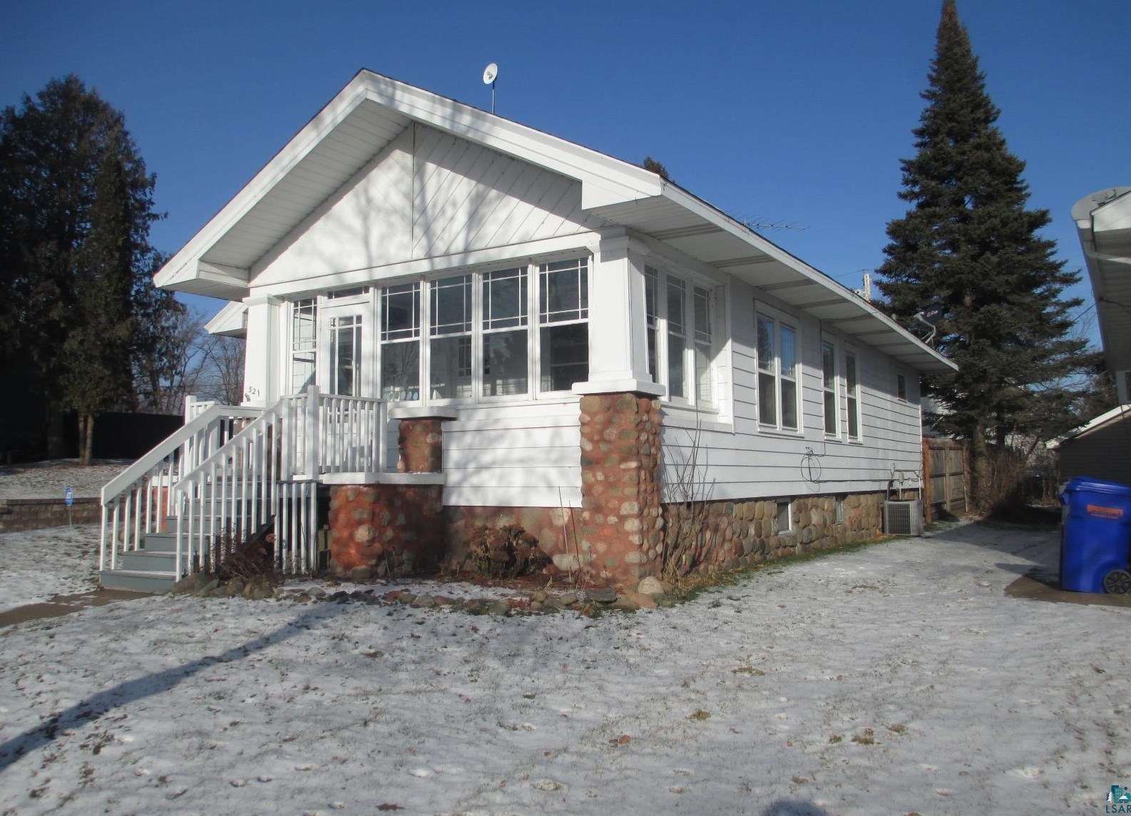 216 1st St, Moose Lake, MN 55767-7715