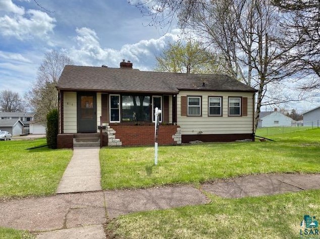 418 12th Ave, Two Harbors, MN 55616-1214