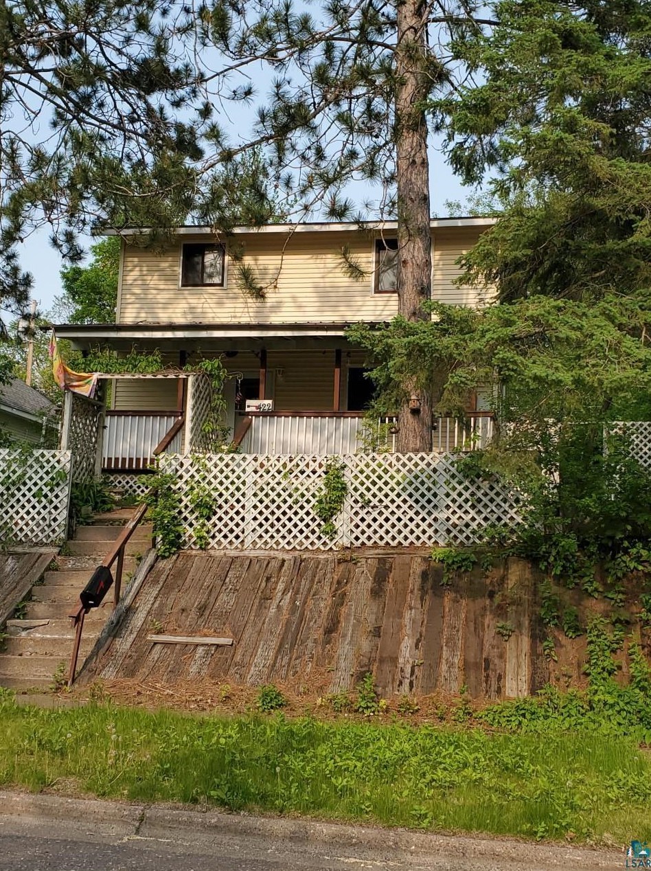 422 2nd St, Scanlon, MN 55720