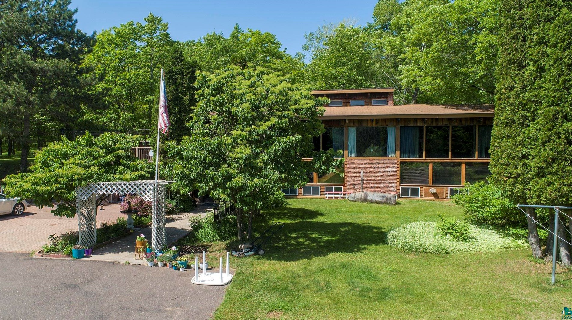 4957 W Pioneer Rd, Duluth, MN 55803