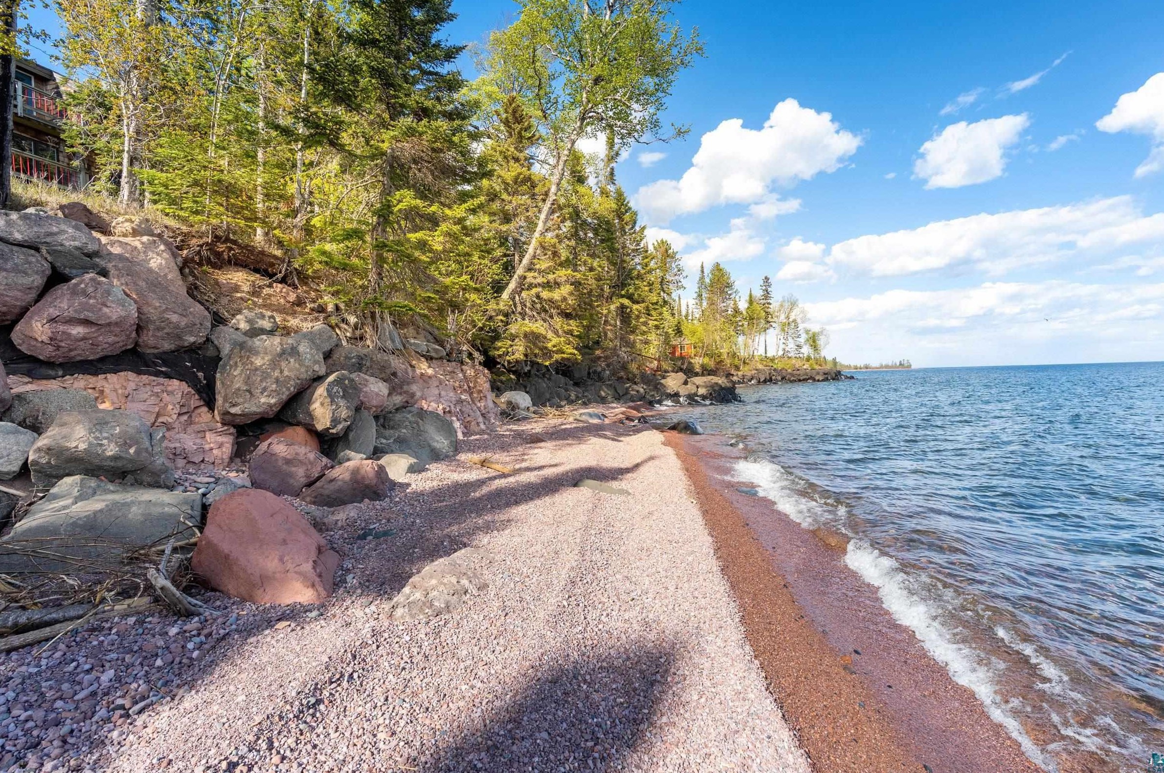 1100 Old Shore Rd, Lutsen, MN 55604