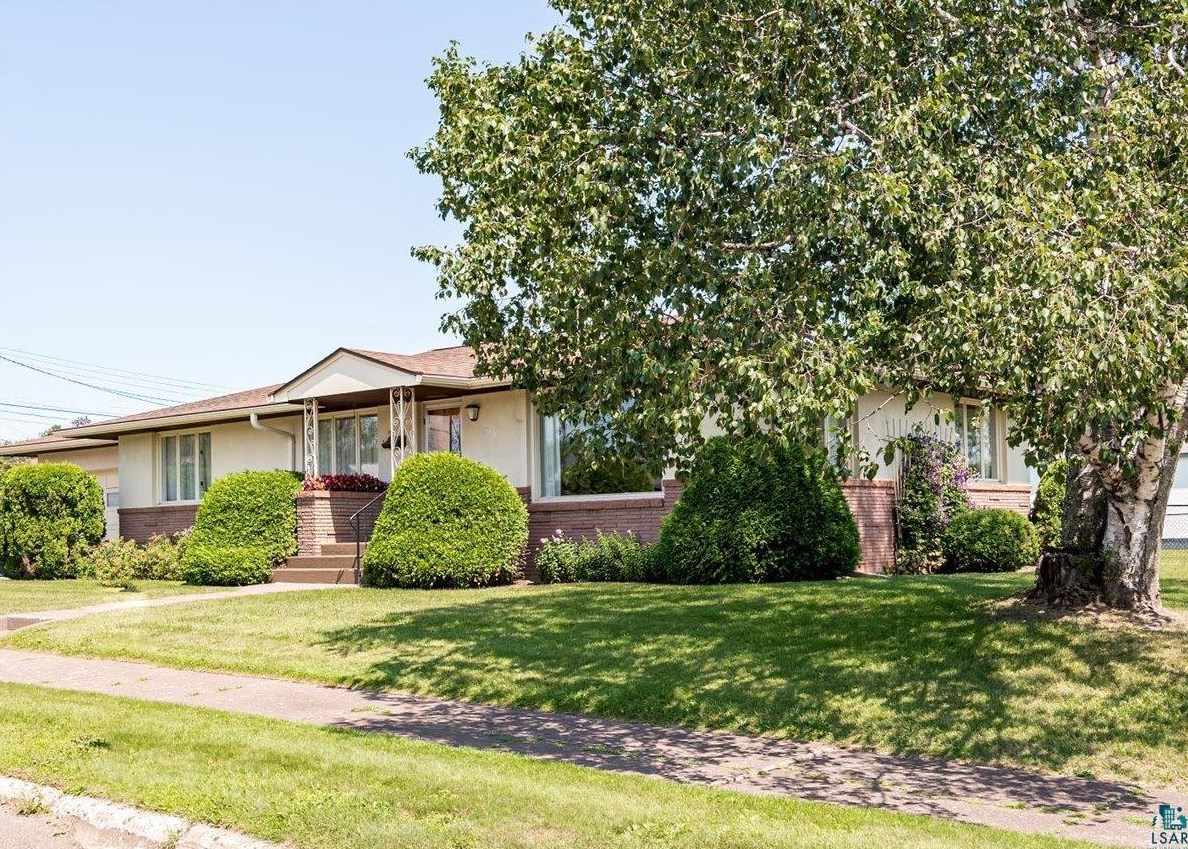 531 12th Ave, Two Harbors, MN 55616-1215