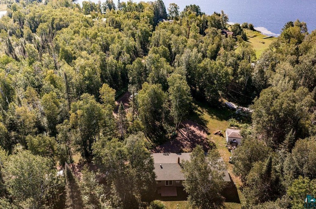 4814 Birch Ln, Silver Bay, MN 55614