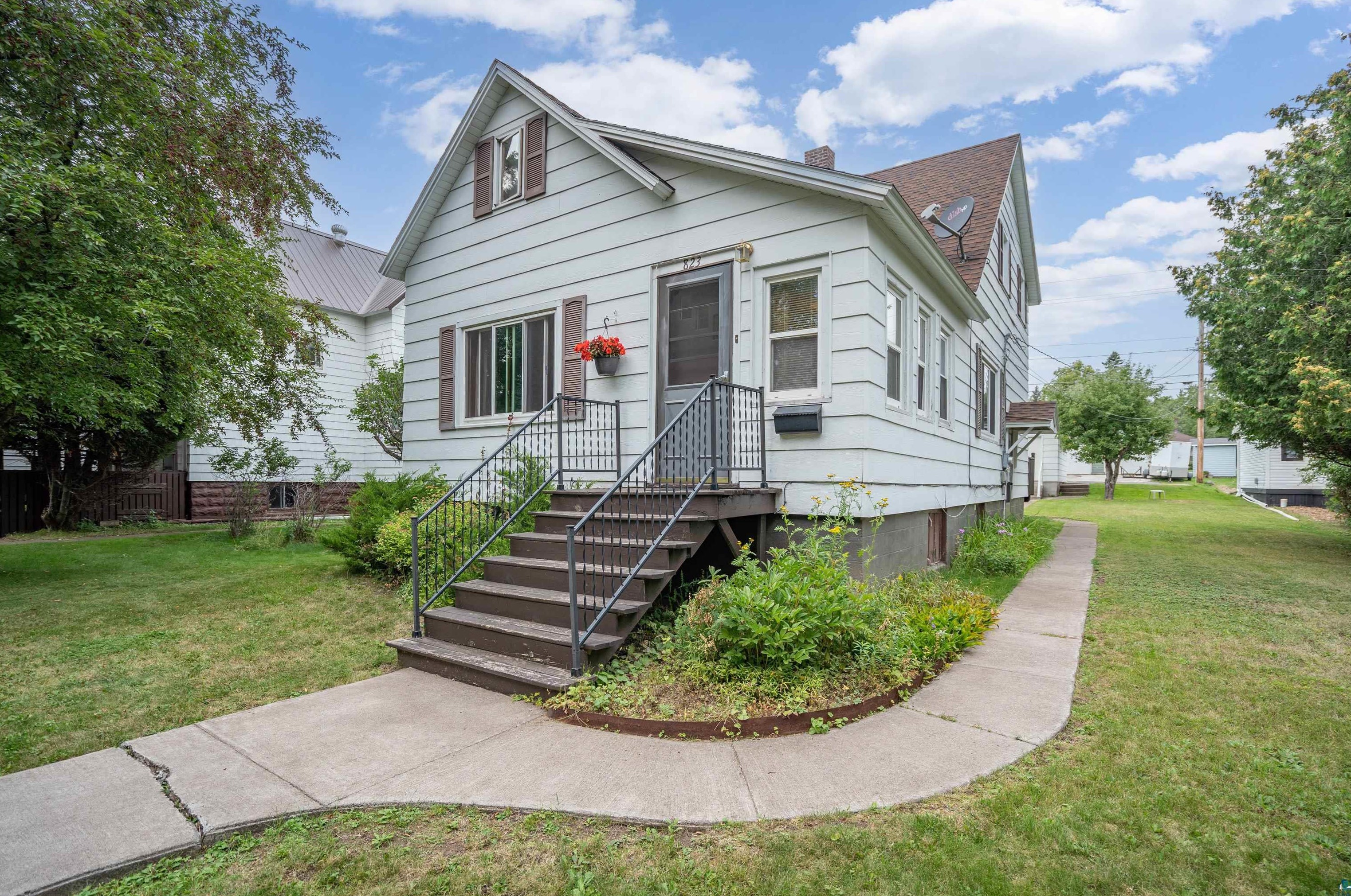 823 8th Ave, Two Harbors, MN 55616-1313