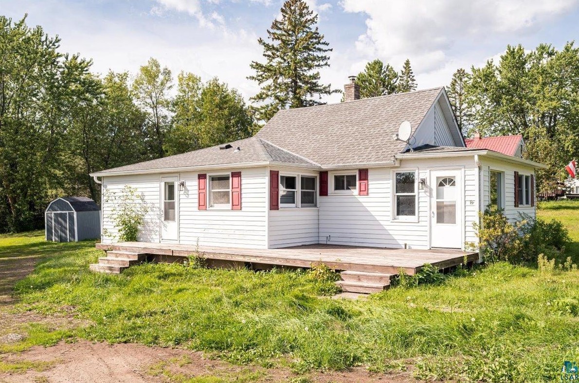 4705 Vermilion Rd, Duluth, MN 55803