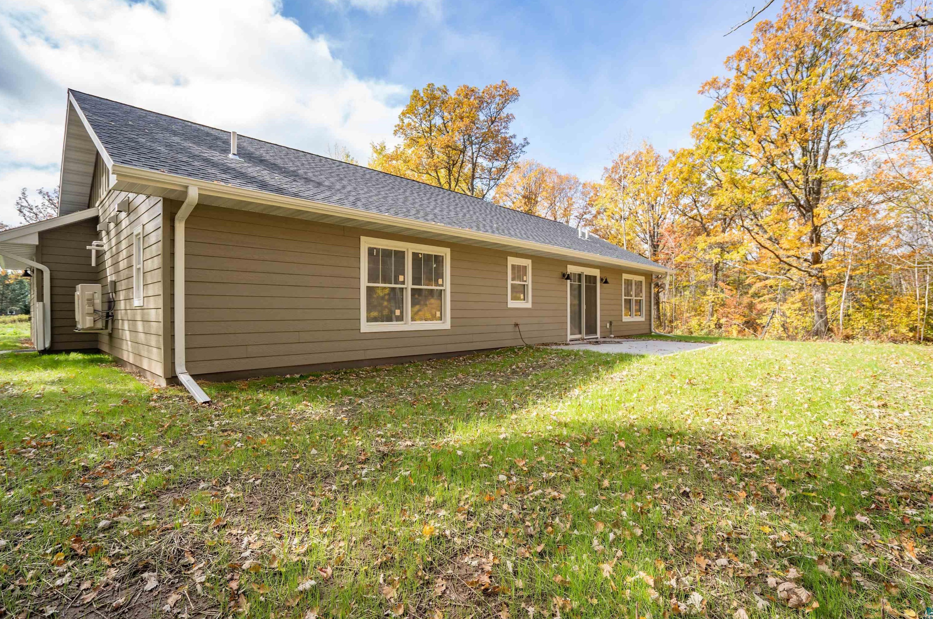 2445 Hidden Pines Dr, Carlton, MN 55718-8265