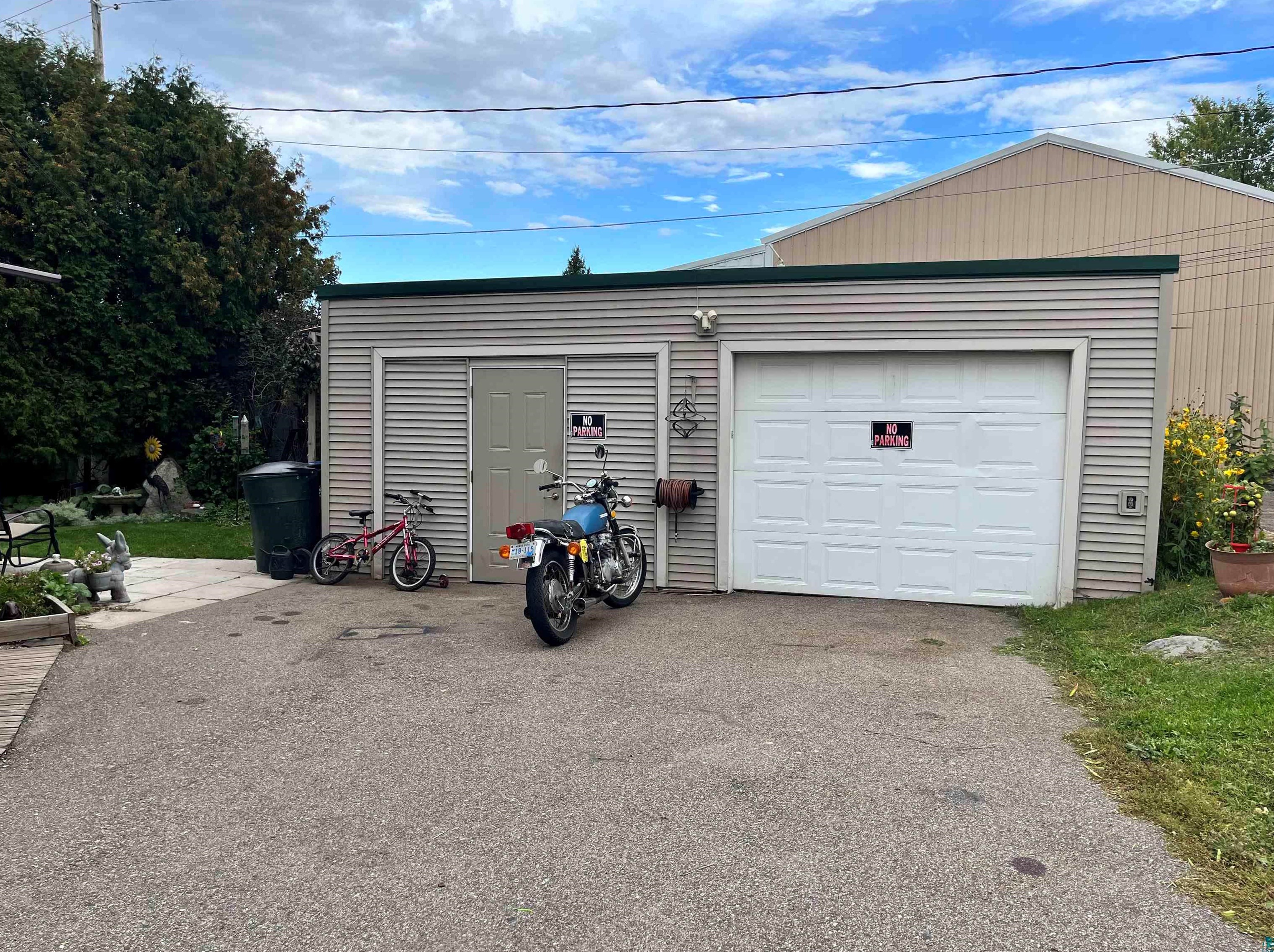 14 N 9th St, Scanlon, MN 55720