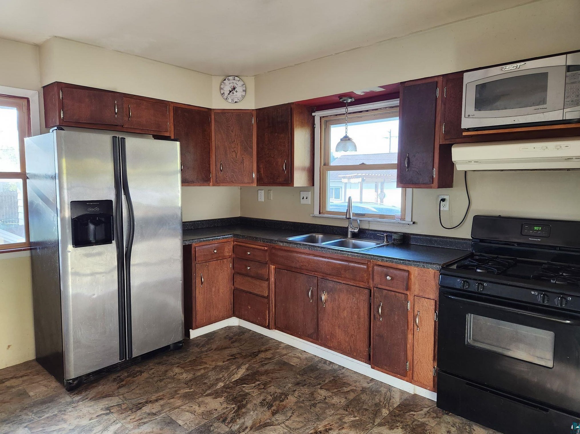 63 Garden Dr, Silver Bay, MN 55614