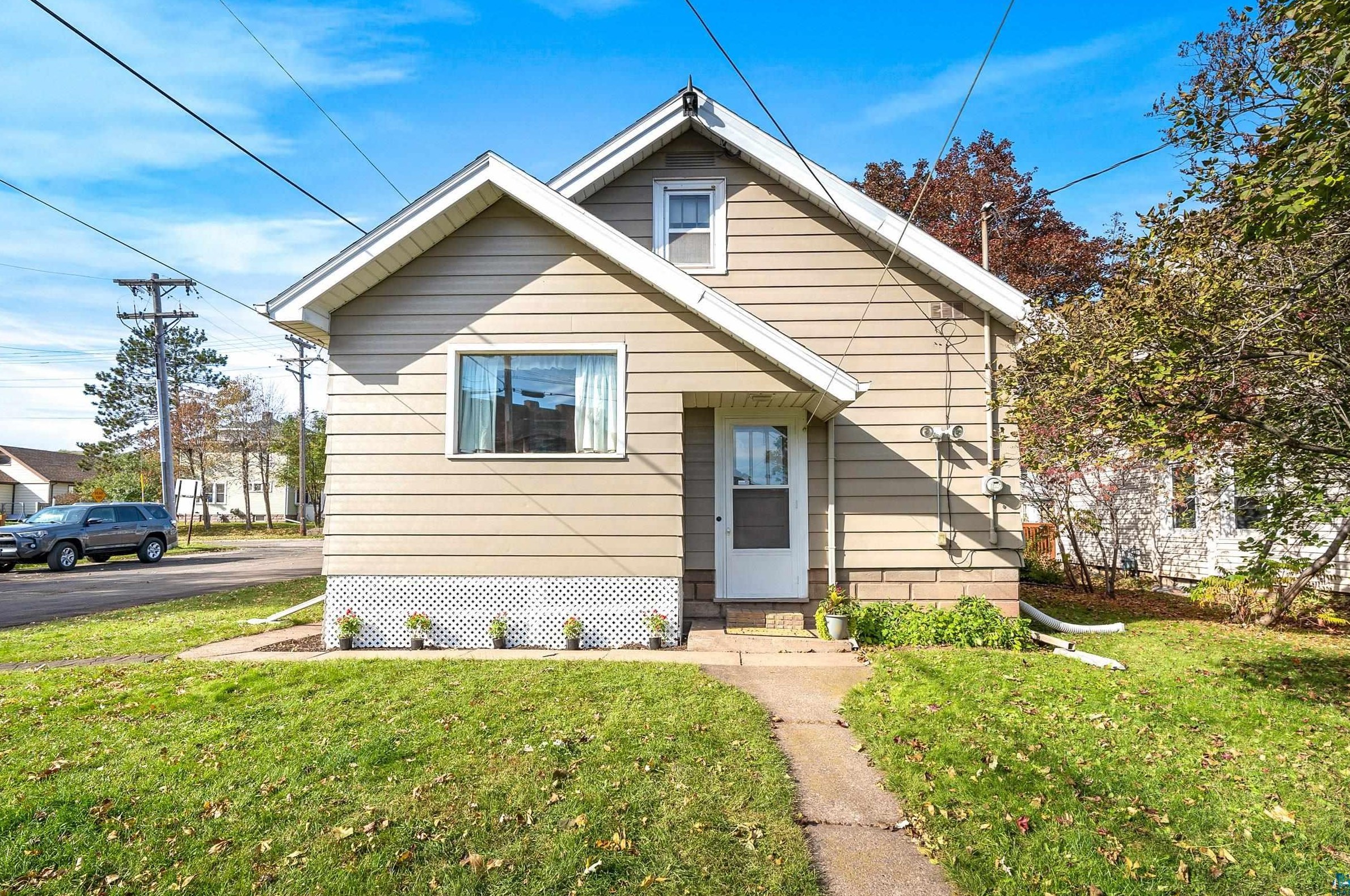 3434 W 2nd St, Duluth, MN 55807