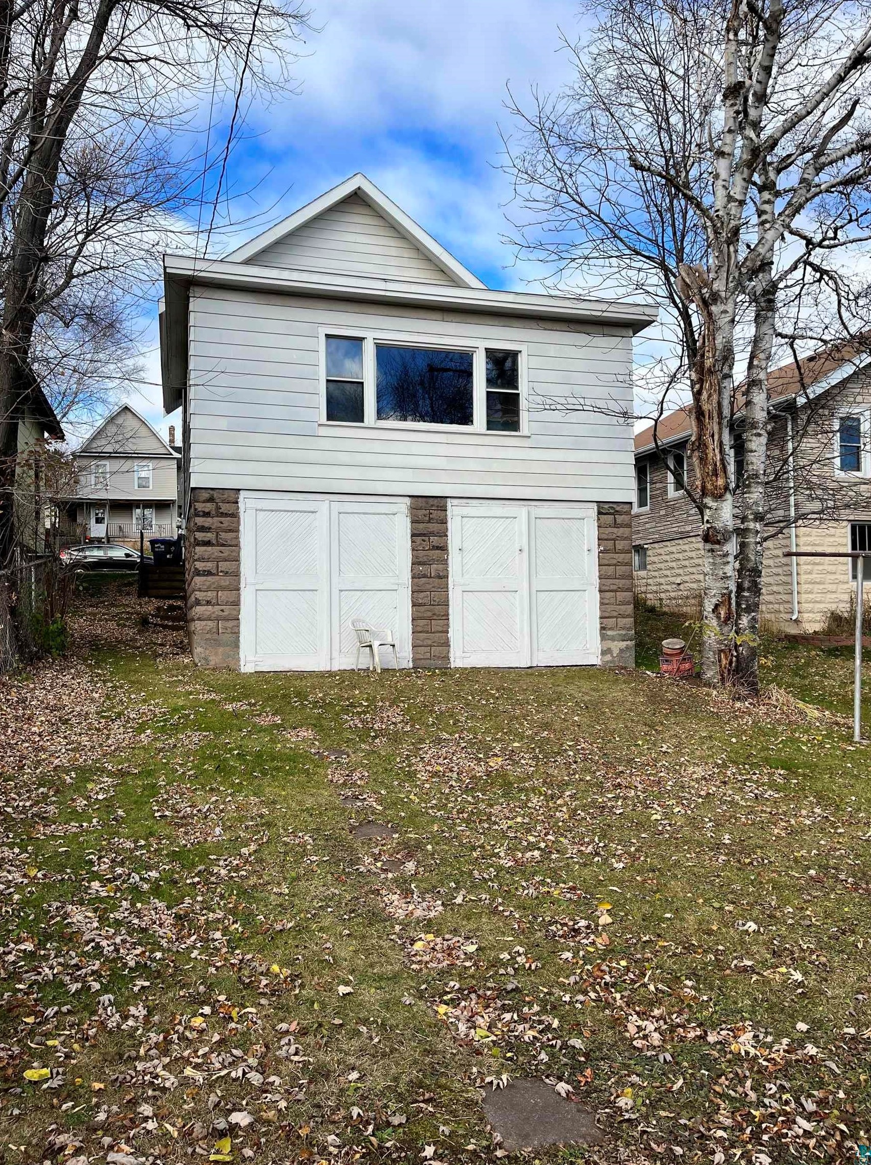 2320 W 11th St, Duluth, MN 55806