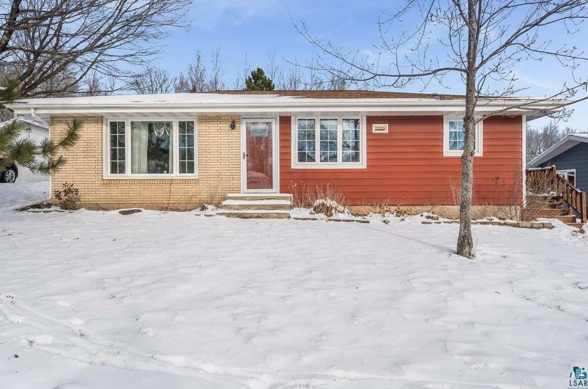 815 Almac Dr, Duluth, MN 55810