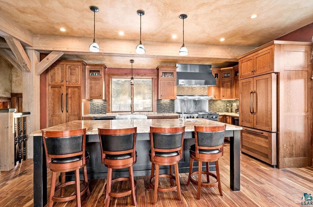 3193 Maple Dr, Scanlon, MN 55720