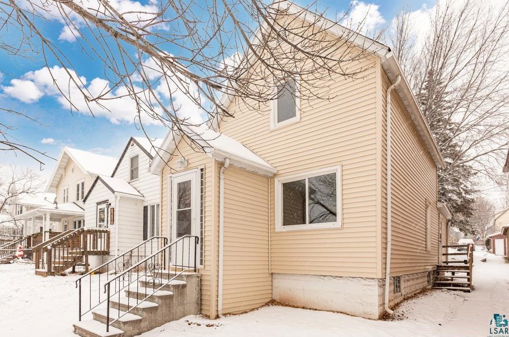 2957 Devonshire St, Duluth, MN 55806