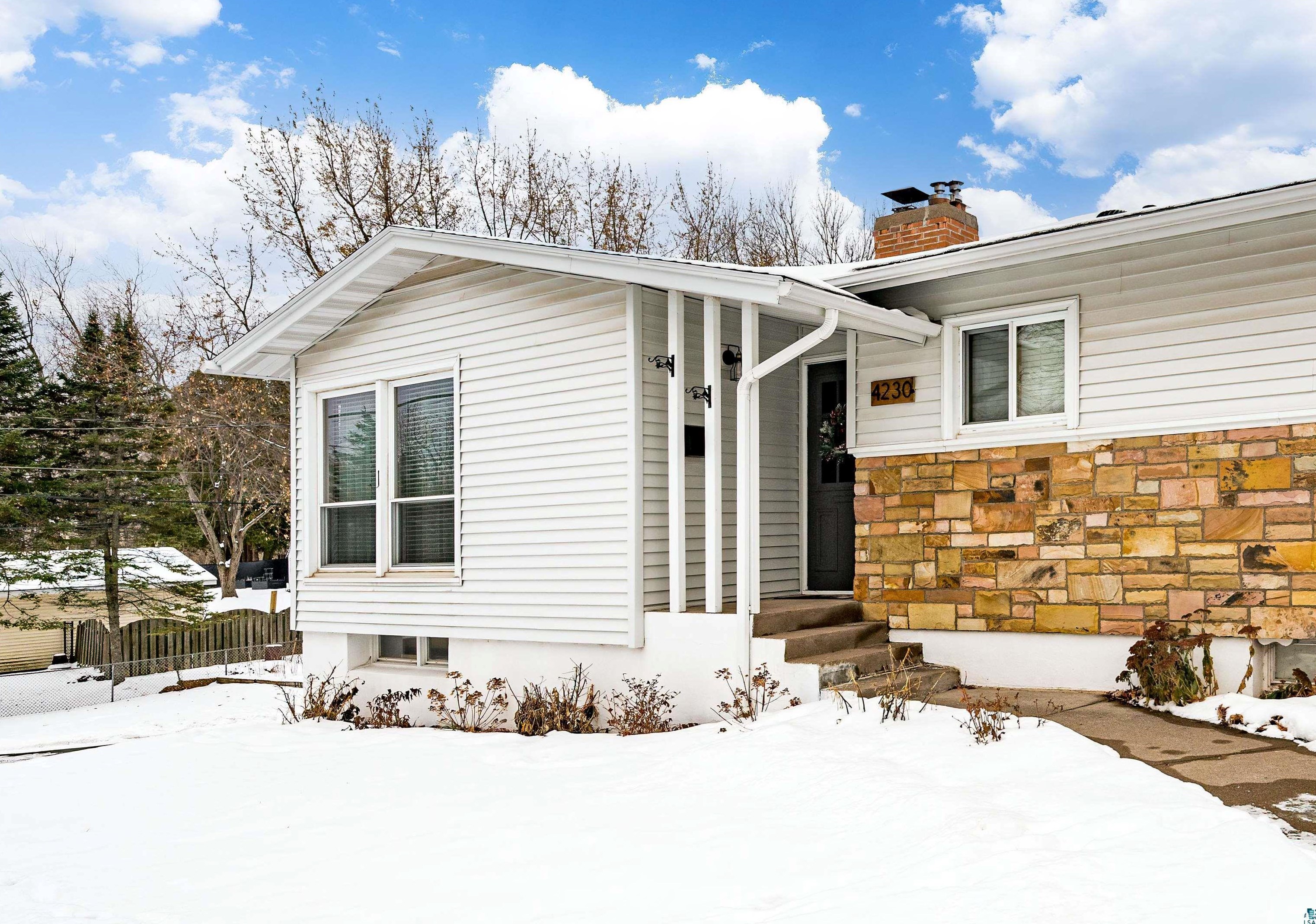 4230 Dodge St, Duluth, MN 55804