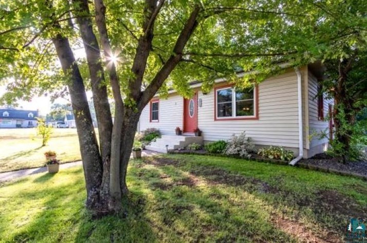 2114 Selmser Ave, Scanlon, MN 55720