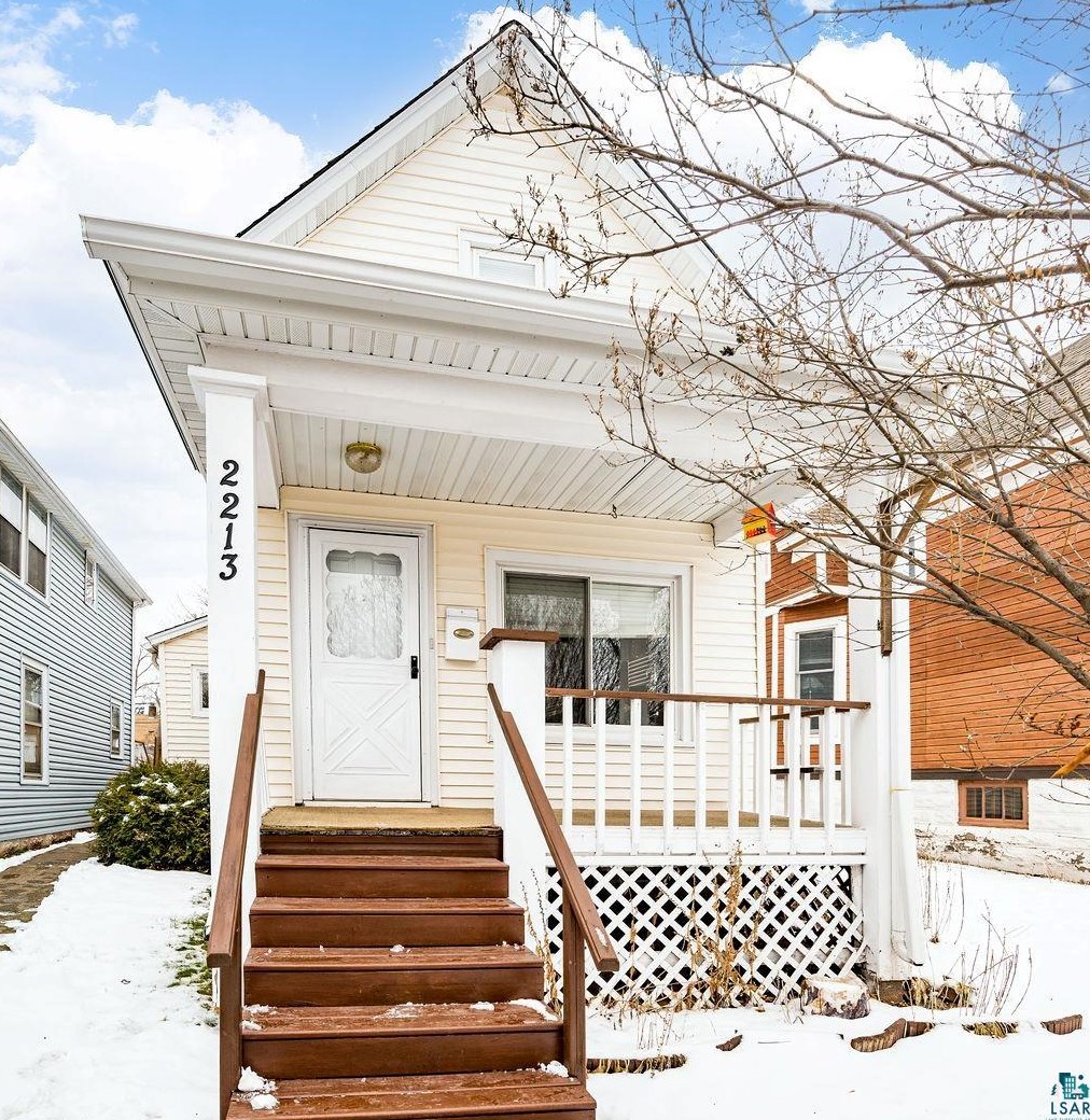 2213 W 6th St, Duluth, MN 55806