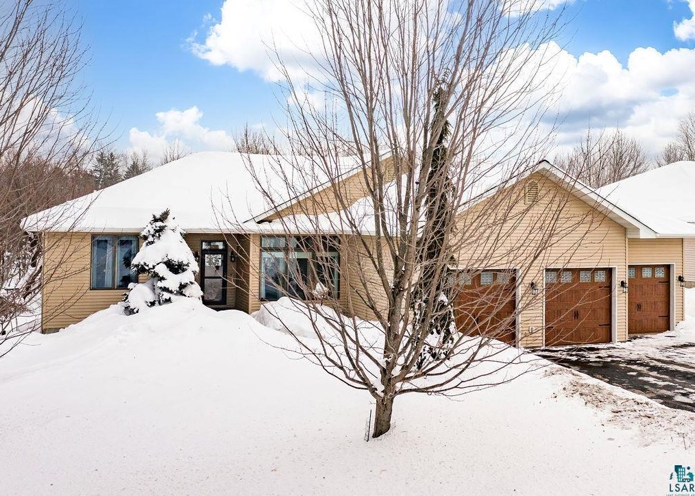140 Chambersburg Dr, Duluth, MN 55811