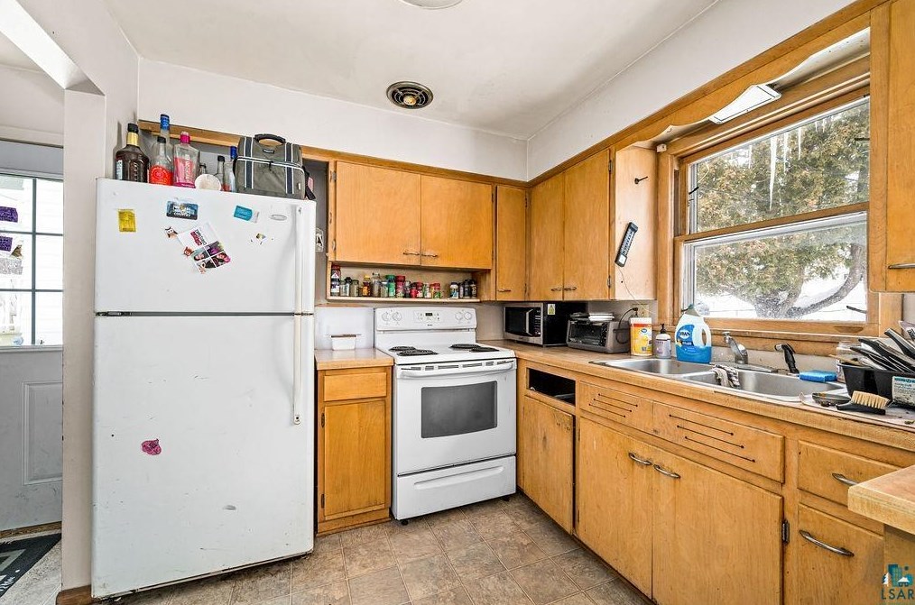 235 W Arrowhead Rd, Duluth, MN 55803