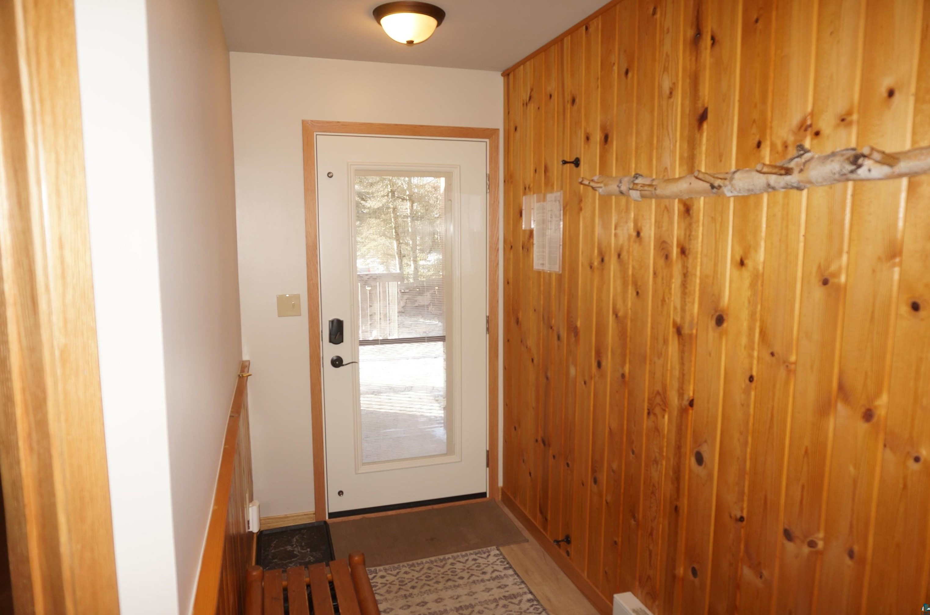 1615 Superior Shores Dr, Two Harbors, MN 55616