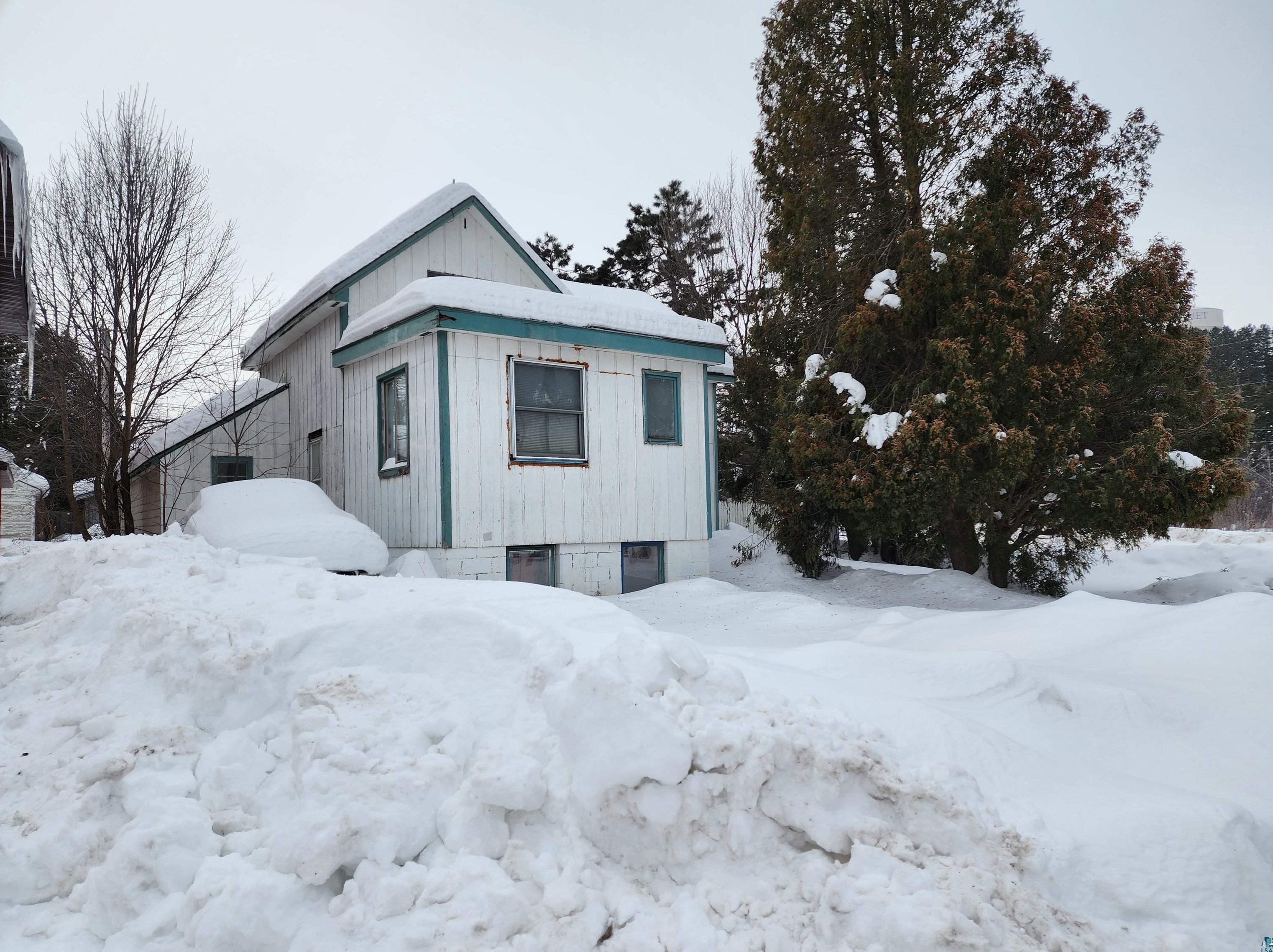 324 Ave A, Scanlon, MN 55720