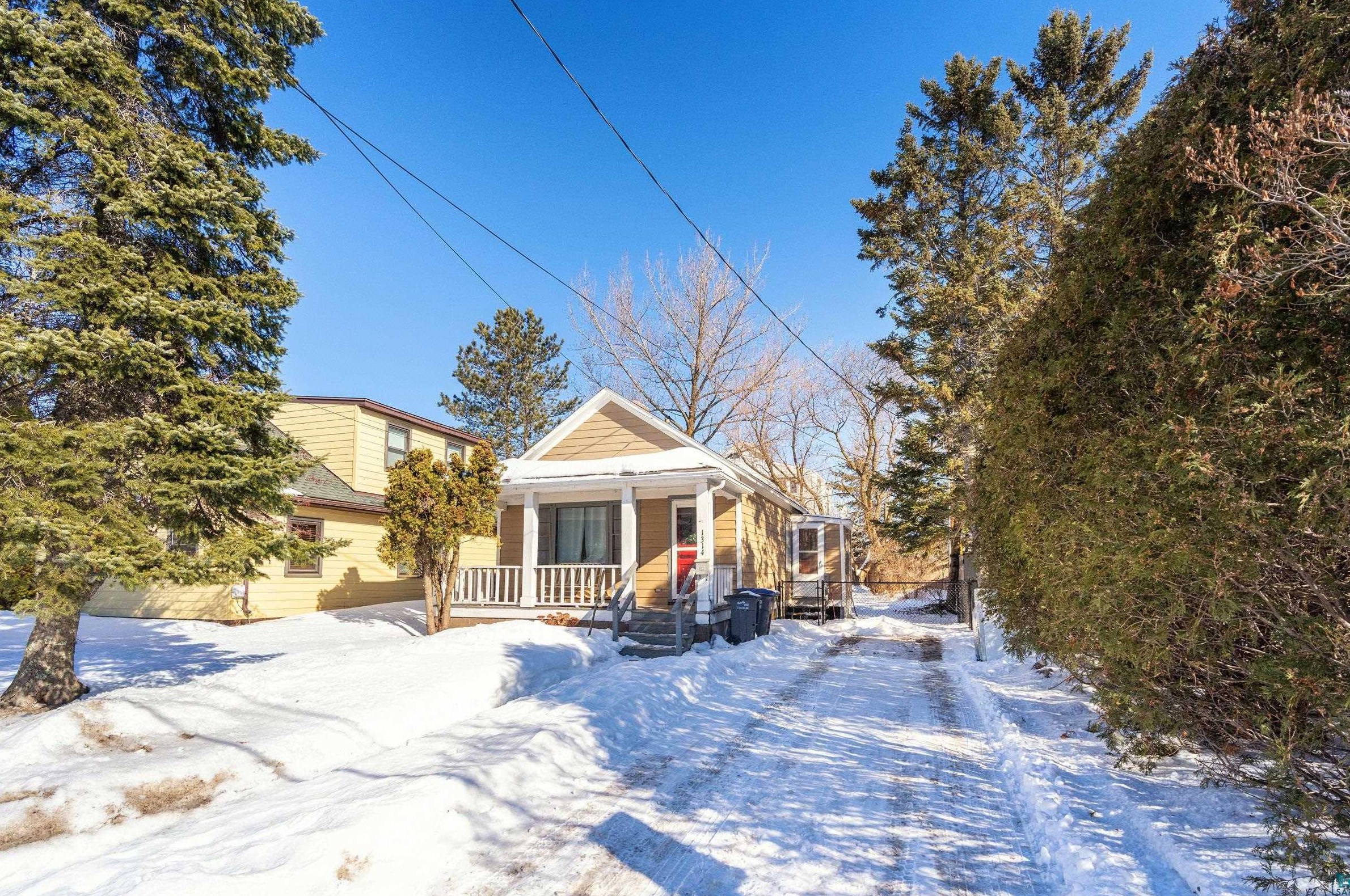1314 Minnesota Ave, Duluth MN  55802-2426 exterior