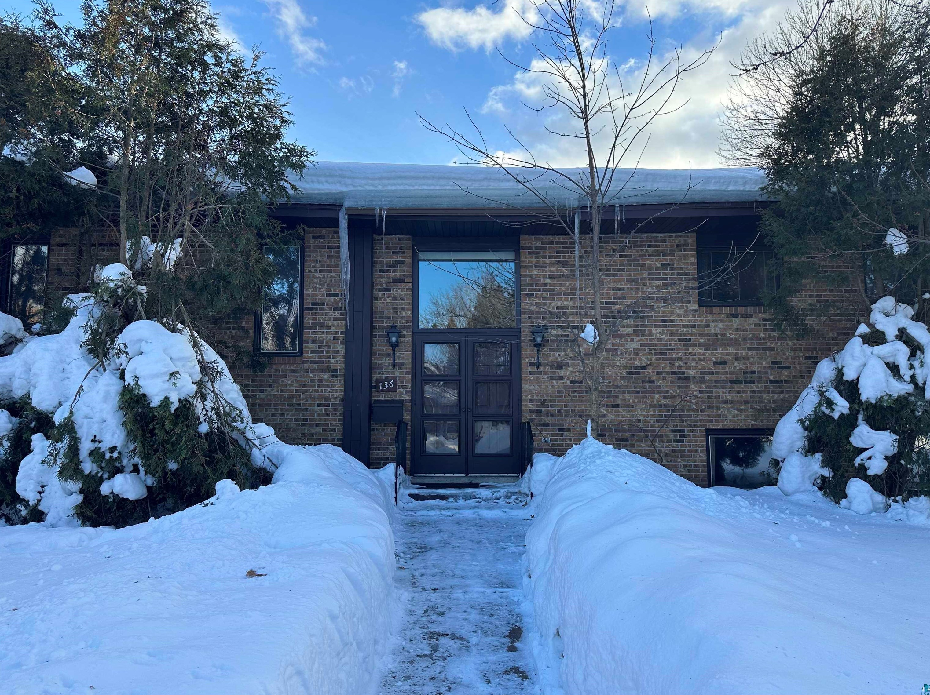 136 Farley Ln, Duluth, MN 55803