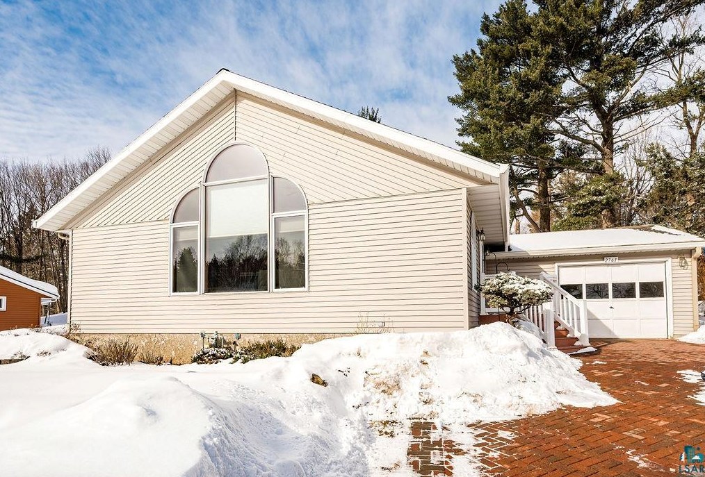 2761 Harvey St, Duluth, MN 55811