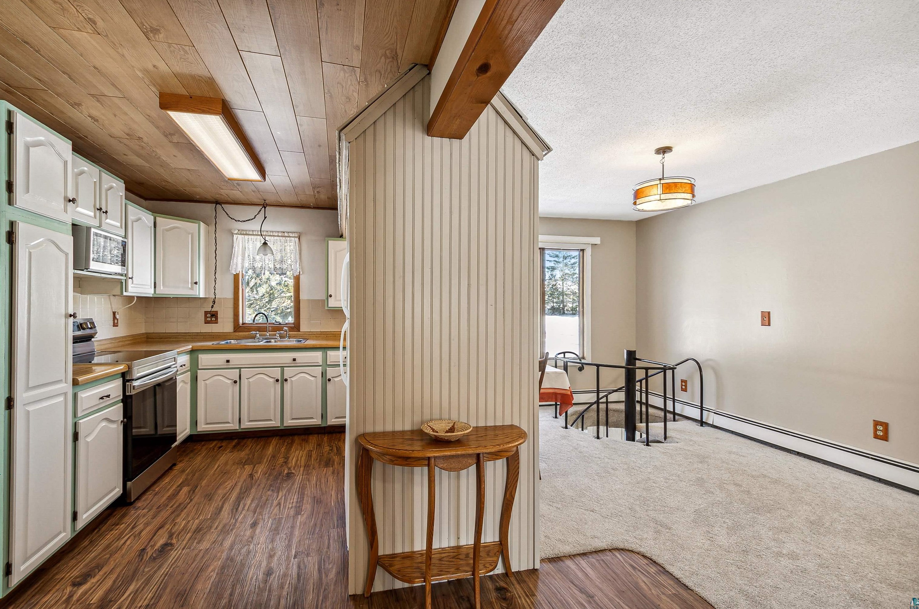 2102 14th St, Scanlon, MN 55720