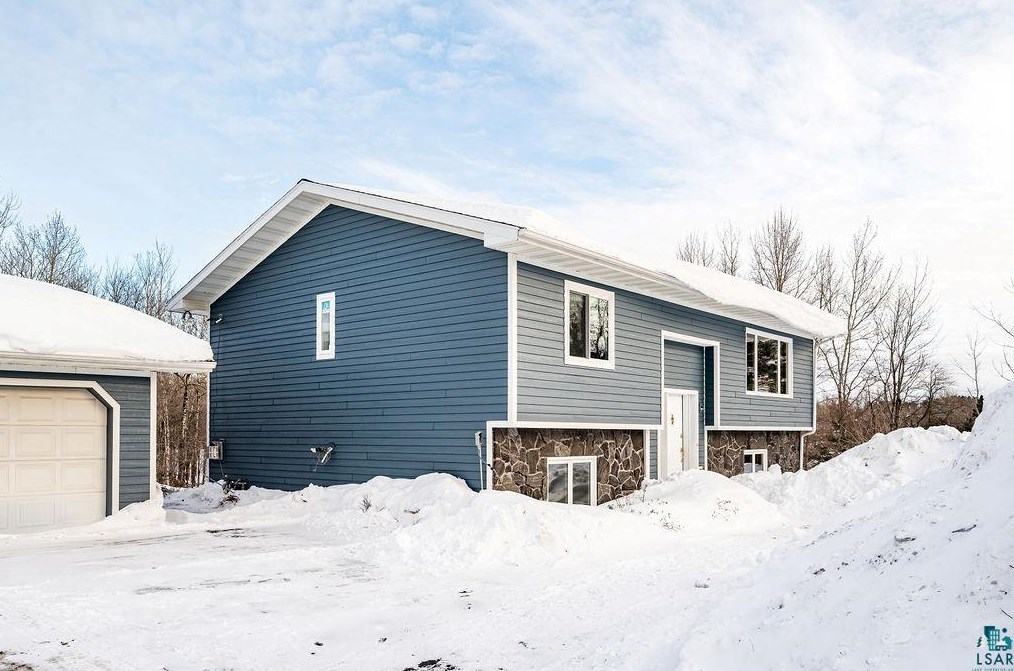 3518 Decker Rd, Duluth, MN 55811