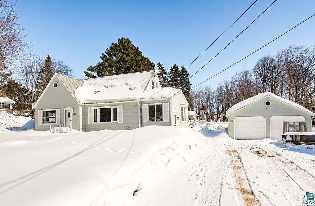 1414 Stanford Ave, Duluth, MN 55811