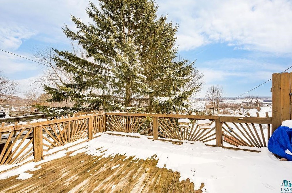 2724 W 9th St, Duluth, MN 55806