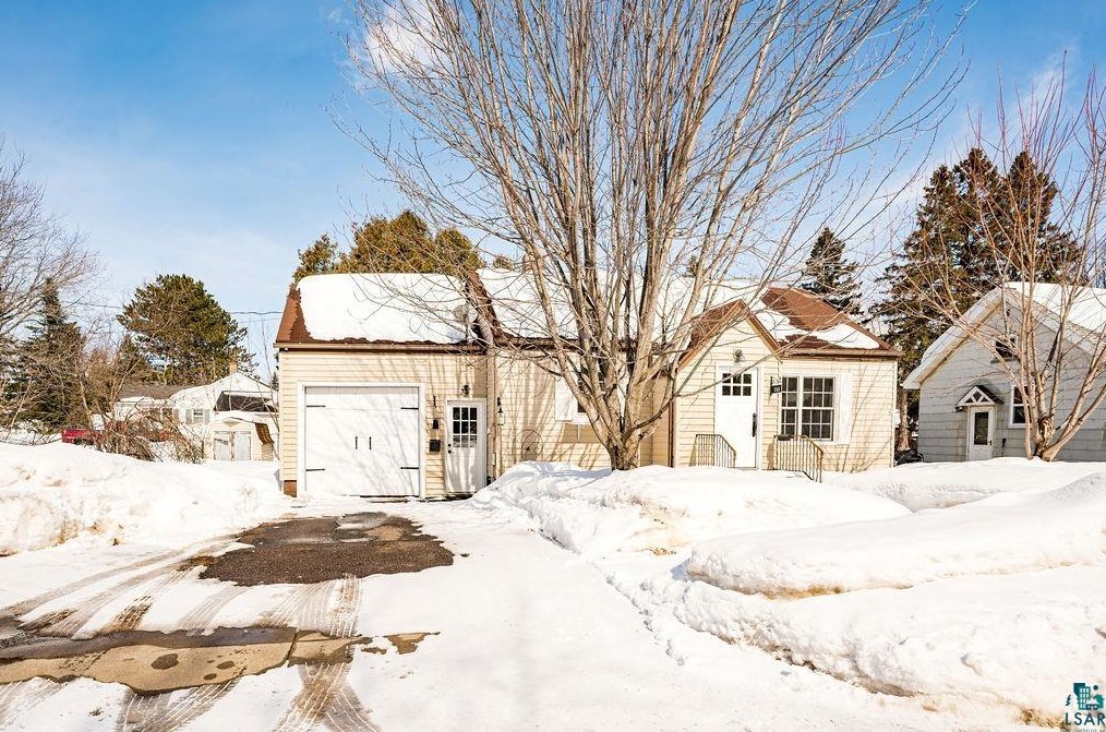 2113 Selmser Ave, Scanlon, MN 55720