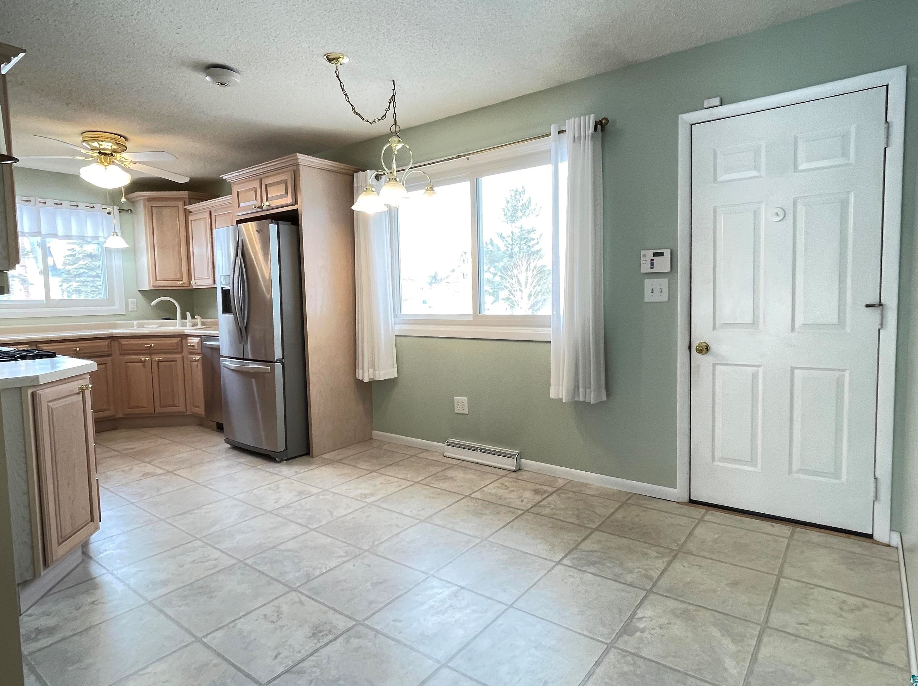 5214 Ivanhoe St, Duluth, MN 55804